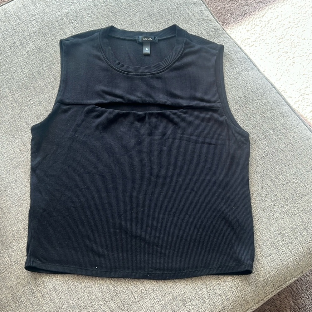 Aqua keyhole top